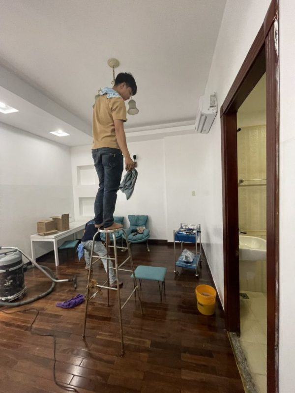 Cơ sở nhận vệ sinh văn phòng giá rẻ - Vệ sinh công nghiệp quận 7 uy tín