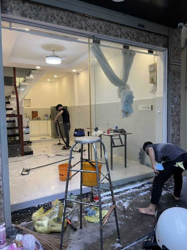 Vệ sinh công nghiệp là gì? Giá dịch vụ vệ sinh công nghiệp quận 7 bao nhiêu