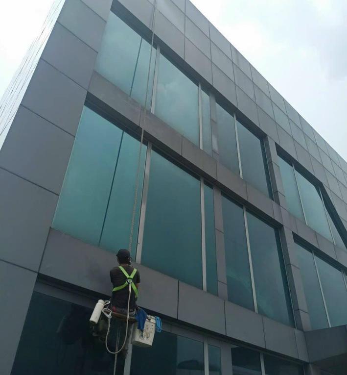 Nhận vệ sinh công nghiệp cho mọi quy mô công trình tại Bình Dương